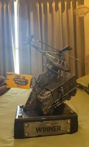 Avinash Mishra urges fans to stay calm after KKK 15 winning post removed by Instagram