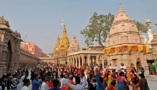 क्या वाराणसी की अविनाशी नगरी में शिव और शक्ति साथ विराजमान हैं?