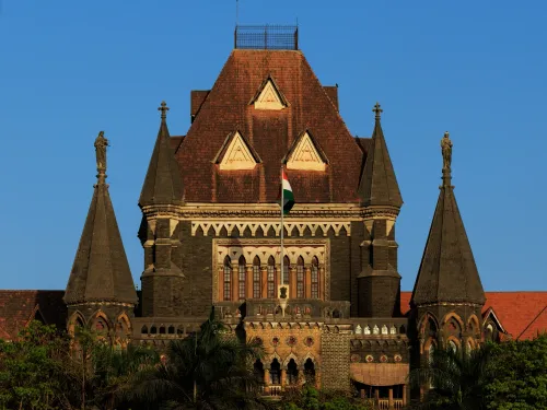 क्या बॉम्बे हाईकोर्ट ने कबूतरों को दाना डालने पर रोक लगाई?