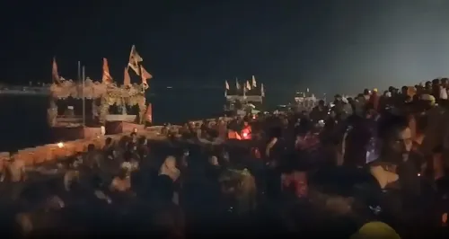 अयोध्या में रामनवमी: श्रद्धालुओं का सैलाब, सरयू में डुबकी से मिली आस्था