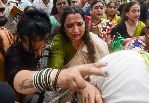नामांकन भरते ही गिरफ़्तारी — वीणा मानवी का दर्द