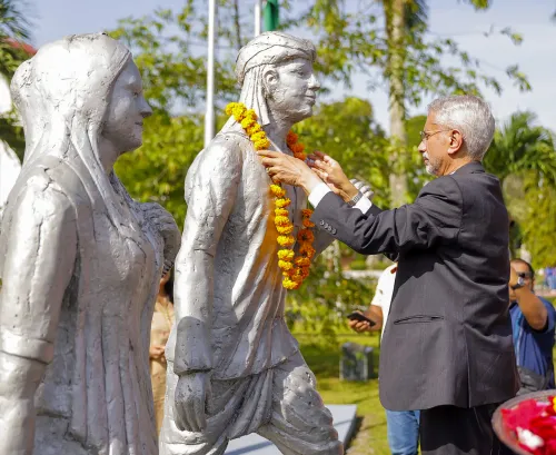 परिमारिबो में विदेश मंत्री जयशंकर की श्रद्धांजलि