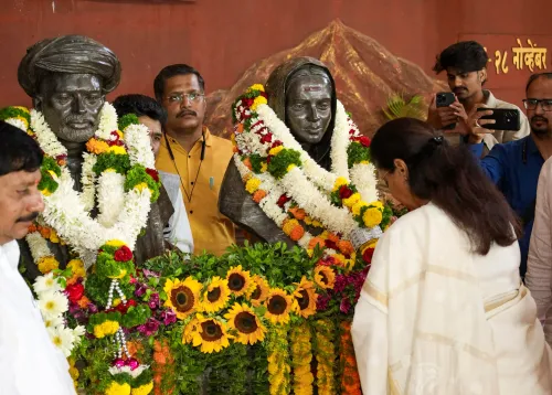 Supriya Sule honors Jyotiba Phule in Pune