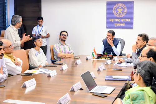 Mumbai: Chief Minister Fadnavis leads meeting on Paani Foundation's Farmer Cup
