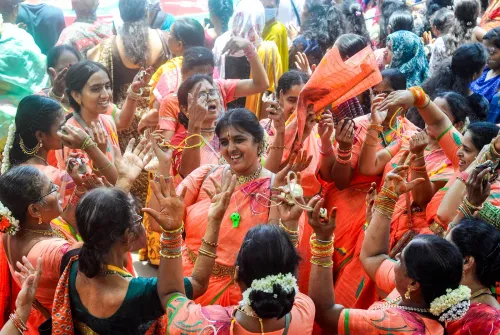 हैदराबाद के NTR स्टेडियम में रथ यात्रा की भव्य शोभायात्रा