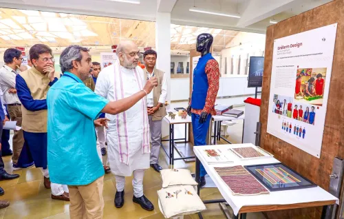 अमित शाह ने NID प्रदर्शनी का किया अवलोकन