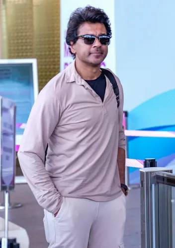 Mumbai: Nikhil Dwivedi Spotted at Airport