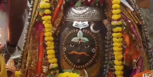 उज्जैन महाकालेश्वर मंदिर में आषाढ़ नवमी पर भस्म आरती, भांग-चंदन से हुआ दिव्य शृंगार