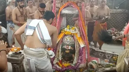 सोमवती अमावस्या पर महाकाल का भांग से दिव्य शृंगार, मस्तक पर श्रीगणेश और त्रिनेत्र से सजे बाबा