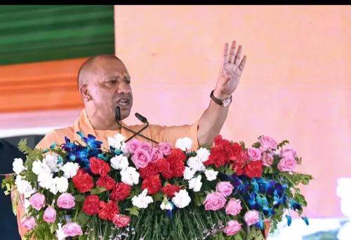 सीएम योगी का आगरा में ऐलान: शिक्षकों को छात्रों को सोशल मीडिया दुष्प्रचार और AI के जिम्मेदार उपयोग का पाठ पढ़ाना होगा