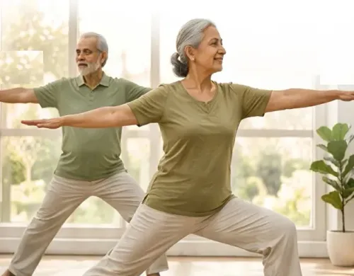 बुजुर्गों में गिरने का खतरा: योगासन से कैसे मिलती है सुरक्षा, आयुष मंत्रालय की सलाह