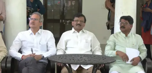 शिवसेना (यूबीटी) का आरोप: ₹15-15 करोड़ में हो रही सांसदों की खरीद-फरोख्त, राउत बोले — बागियों को नहीं छोड़ेंगे