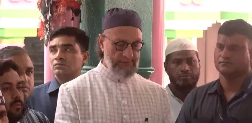 ओवैसी का बयान: बंगाल में मुसलमानों की गरिमा पर उठे सवालों को बर्दाश्त नहीं करेंगे