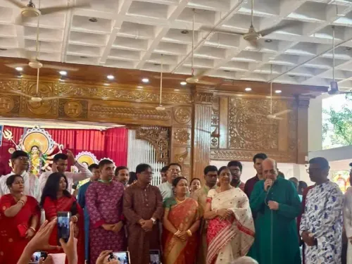 ढाका में दुर्गा पूजा: भारतीय उच्चायुक्त दिनेश त्रिवेदी ने कई पंडालों में मनाया उत्सव
