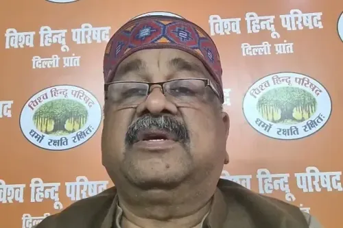 बांग्लादेश में हिंदुओं पर हो रही हिंसा को लेकर वीएचपी का प्रदर्शन क्यों?