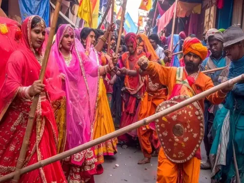 बरसाना की 'रंगीली गली' में लट्ठमार होली क्यों मनाई जाती है?