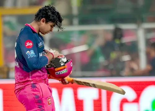 वैभव सूर्यवंशी का ऐतिहासिक शतक: 37 गेंदों में 103 रन, SRH के खिलाफ RR ने ठोका 228/6
