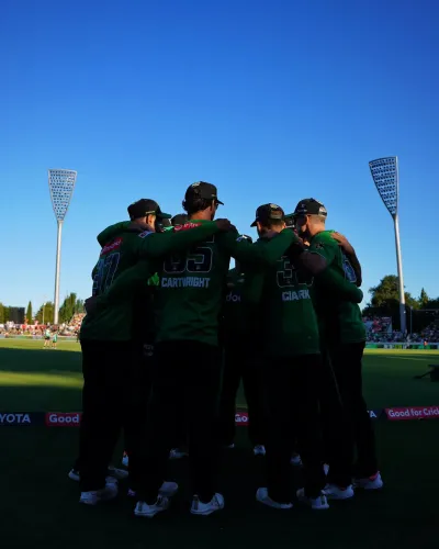 क्या जो क्लार्क की तूफानी पारी ने मेलबर्न स्टार्स को सिडनी थंडर्स पर जीत दिलाई?