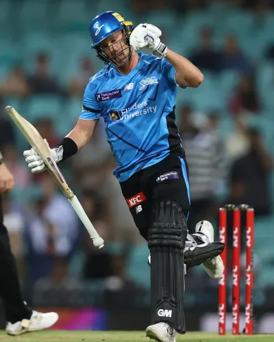 क्या लियाम स्कॉट के अर्धशतक ने एडिलेड स्ट्राइकर्स को जीत दिलाई?