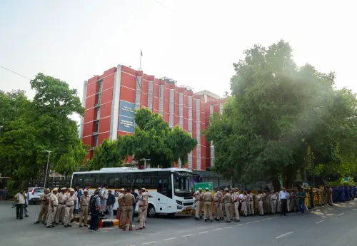 निर्वाचन सदन के बाहर कांग्रेस प्रदर्शन, पुलिस बल तैनात