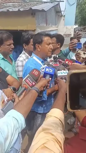 Bengal bypolls: Congress candidate stages sit-in at Rejinagar, demands repolling