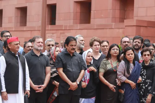 CPI-M backs Rahul, Priyanka Gandhi; Salim calls for united anti-BJP front