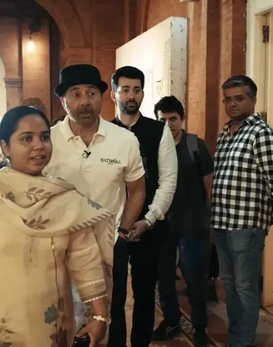 'बंटवारा 1947' प्रमोशन: सनी देओल और बेटे करण ने अमृतसर पार्टिशन म्यूजियम में जाना विभाजन का दर्द