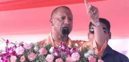 योगी का बुलंदशहर में चेतावनी: बेटी-व्यापारी की सुरक्षा से खिलवाड़ करने वालों के लिए जेल या जहन्नुम