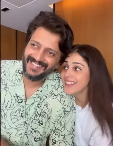 Bhagyashree recalls how Genelia fed Riteish on the set of 'Raja Shivaji'