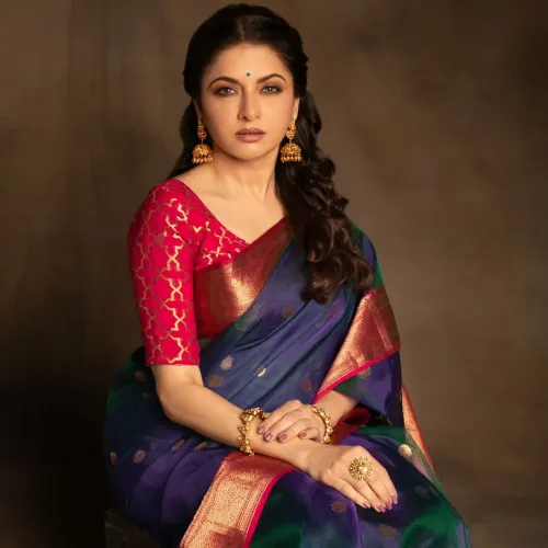 Bhagyashree dances to Lata Mangeshkar classic, revives 90s nostalgia
