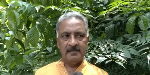 राहुल-प्रियंका गांधी पर FIR: कांग्रेस बोली — 'BJP आवाज़ नहीं दबा सकती', ज्ञानेश कुमार पर भी निशाना