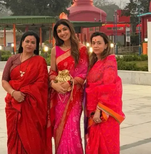 शिल्पा शेट्टी ने त्रिपुरा सुंदरी शक्तिपीठ में की भक्ति की अनोखी पूजा