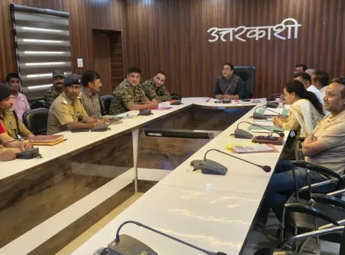 उत्तरकाशी: भारत-चीन सीमा पर रक्षा परियोजनाओं के लिए वन भूमि हस्तांतरण की जिलाधिकारी ने की समीक्षा