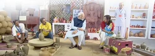 'मन की बात' में PM मोदी का आह्वान: त्योहारों में 'वोकल फॉर लोकल' अपनाएं, भारत में बनी चीजें खरीदें
