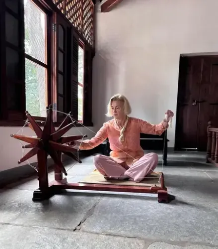 गांधी जयंती 2026: 157वीं जयंती पर विदेशी राजदूतों ने बापू को नमन, सत्य-अहिंसा को बताया आज भी प्रासंगिक