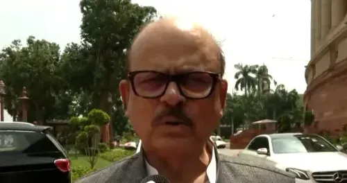 भारतीय हॉकी जर्सी नीले से केसरिया: विपक्ष ने बताया 'भगवाकरण', समर्थकों ने सराहा
