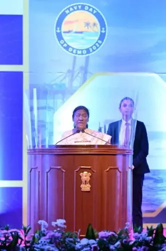 क्या राष्ट्रपति मुर्मू ने भारतीय नौसेना दिवस पर सभी कर्मियों को बधाई दी?