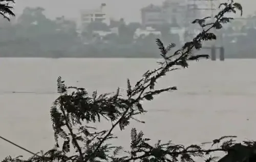 क्या भरूच में नर्मदा का जलस्तर 24 फुट तक पहुंचने से खतरा बढ़ गया है?