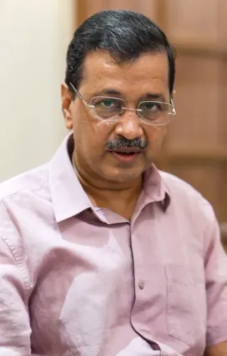 भीषण गर्मी के बीच दिल्ली में बिजली कटौती पर राजनीति तेज, केजरीवाल ने सरकार को घेरा