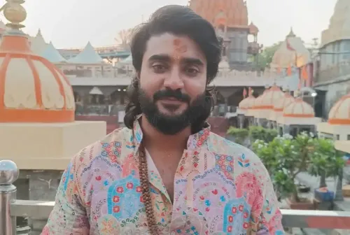 भोजपुरी अभिनेता प्रदीप पांडे 'चिंटू' ने महाकाल के दर्शन किए, भस्म आरती का दिव्य अनुभव लिया