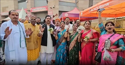 ज्ञानवापी पर जल्द फैसले की मांग तेज, भोजशाला निर्णय के बाद काशी विश्वनाथ मंदिर पहुंचे पक्षकार