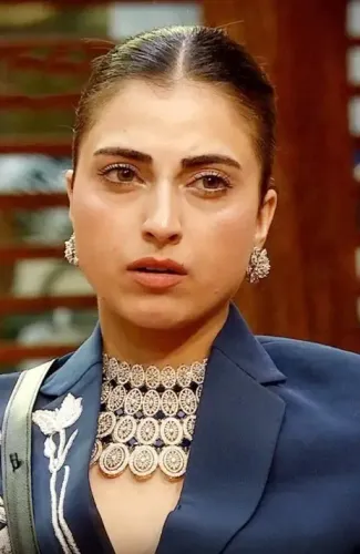 Is Salman Khan Embarrassed by Farrhana Bhatt While Calling Gaurav Khanna a Superstar?