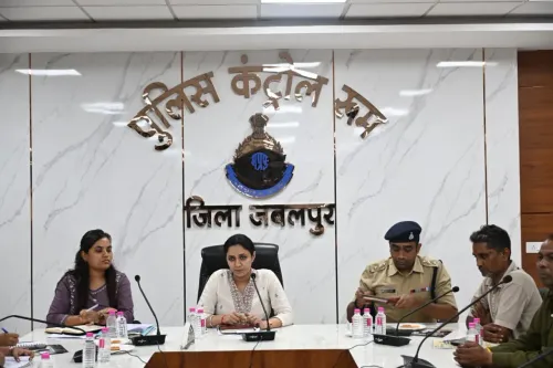 भागलपुर डीएम अलंकृता पाण्डेय ने पीएम सूर्यघर योजना की समीक्षा बैठक की, KJ उपभोक्ताओं को मिलेगा निःशुल्क सोलर