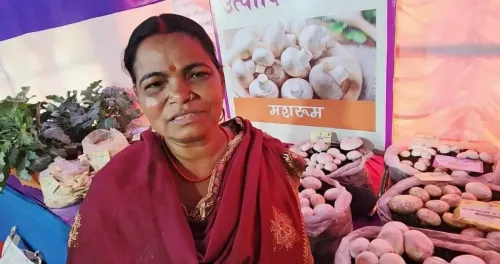 क्या भागलपुर की मशरूम लेडी पीएमईजीपी से सशक्त बनीं और महिलाओं को ट्रेनिंग दे रहीं हैं?