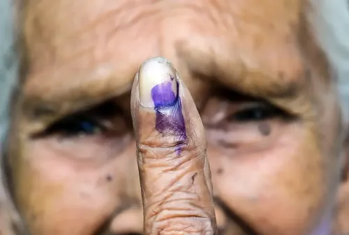 क्या बिहार चुनाव के दूसरे चरण में शाम पांच बजे तक 67 फीसदी से अधिक मतदान हुआ?