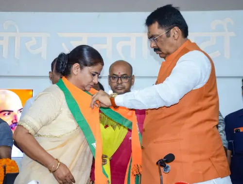 RJD women's wing ex-chief Ritu Jaiswal joins BJP in Patna