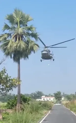 बिहार बाढ़: वायुसेना के हेलीकॉप्टरों ने सारण में पहुंचाई 10 टन राहत सामग्री, 6 जिलों में 4.93 लाख प्रभावित