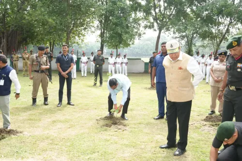 दानापुर आर्मी कैंट में देश का पहला 'सिंदूर पार्क' स्थापित, 350 बिक्सा ओरेलाना पौधे लगाए