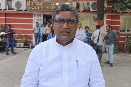 बिहार मतगणना: पारदर्शिता की मांग लेकर राजद प्रतिनिधिमंडल मुख्य निर्वाचन पदाधिकारी से मिला, सौंपा 10 सूत्री मांगपत्र