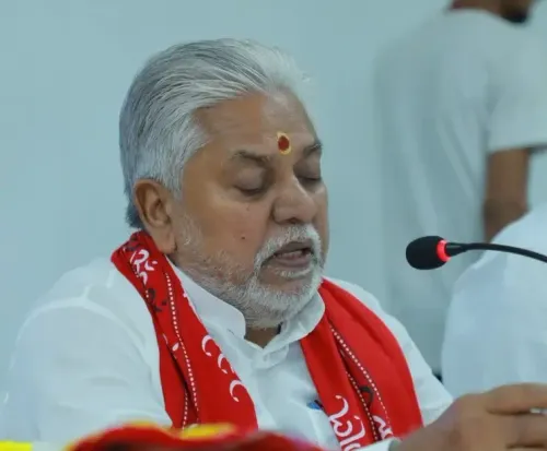 क्या बिहार में बुझने लगी है लालटेन? वक्फ संशोधन कानून पर तेजस्वी भ्रम फैला रहे हैं?